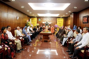 Phái đoàn Công giáo mừng lễ Phật Đản BTS GHPG (5.5.2020)