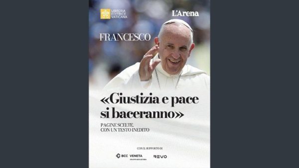 Đức Giáo hoàng viết lời tựa cho cuốn sách “Công lý và Hoà bình sẽ giao duyên”